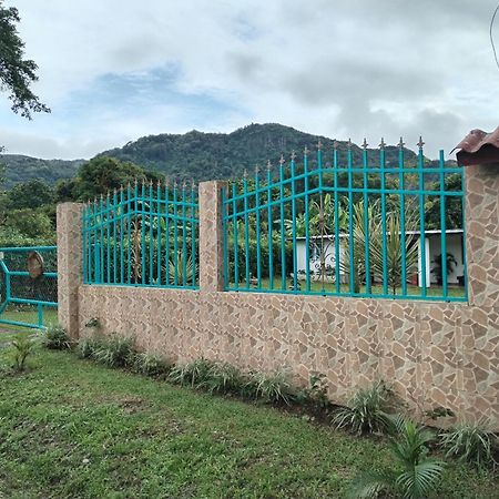 El Valle de Anton Casa Hostal Bouva מראה חיצוני תמונה